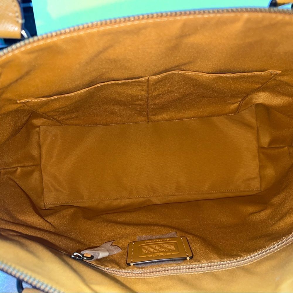 🔥🎁NWT! Coach Gallery Tote Handbag Crossgrain Leather Yellow Msrp:$328.00e - Picture 7 of 10